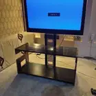 شاشه 50 بوصه معه طاولته سوم 600 وا البيع قريب