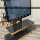 للبيع اربع كميرات مع الهاردسك نظيفه جدا مع تلفزيون