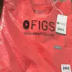 بلوزه سكراب طبي من figs مقاس ميديم