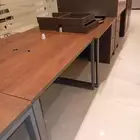 اثاث مكاتب .. و المكتب الواحد قابل يجلس 2 موظف