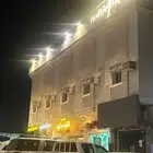 غرفه نوم وصاله وحمام وركن المطبخ