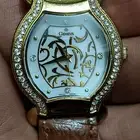ساعة نسائية سويسرية