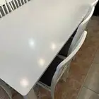 طاولة طعام