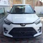 تويوتا رايز 2024 ليمتد ابيض وفضى سقف اسود