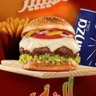 مصمم جرافيك ومونتاج فيديو