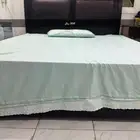 سرير بالمرتبه ومكيف وبوتاجاز بالفرن وغساله للبيع