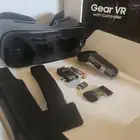 نظارة واقع افتراضي Samsung Gear VR مع وحدة تحكم