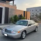 فورد كروان فكتوريا 2011 سعودي اللون ذهبي