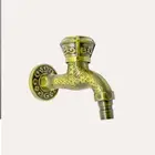 بزبوز مياه ذهبي