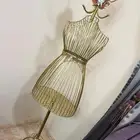 ستاند عروسة ذهبي