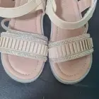 حذاء بناتي
