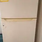 ثلاجة للبيع بحالة جيده تعمل وتبريد ممتاز