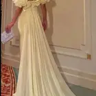 عرض فستان للبيع