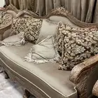 كنب فخم مع ستاير وطاولات طقم كامل