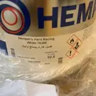 نقعة قوارب ابيض واحمر واخضر وازرق واسود