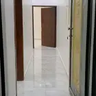 شقة للإيجار بالمحالة شمال مستشفى الولادة