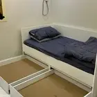 سرير خشب شبه جديد للبيع