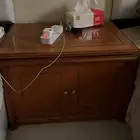 كومدينتين غرف نوم لون بني حجم مناسب