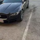 جاكور سيدان Xe لون اسود موديل 2018 فل كامل بصمه وبارنورما