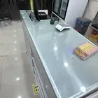 للبيع طاولة عرض مكسرات وطاولة كاشير