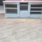 طاولة تلفزيون