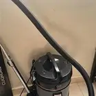 مكنسة كهربائية