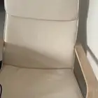 طاوله نضيفه وكرسي نضيف جدا