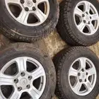 جنوط تندرا سيكويا اصلي مع كفرات جديدة 275 65 18