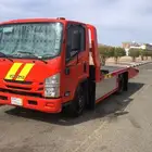 سطحه.في ينبع النخل لنقل. السيارات