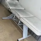 سرير مكياج او مساج