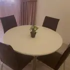 طاولة طعام عدد 4 كراسي