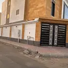 فلة بحي الفلاح للبيع على شارعين
