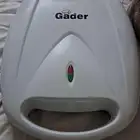 صانعة كب كيك وفطائر للبيع