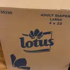 مكنسه كهربائيه وكرسي سياره للأطفال وثريات