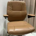 كرسي دوار او كراسي اجتماعات جلد
