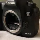 كاميرا كانون 5D iii وعدسه 50mm f1.8
