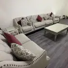 كنب تفصيل مكون من 4 قطع3 طاولات خدمه وطاوله شاشه