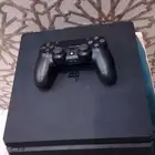للبيع بلايستيشن فور جديد استخدام شهر ونص