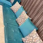 اثاث جلسة ارضية نظيفة للبيع