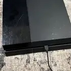 سوني 4 مع 4 وحدات تحكم أصلية نظيف جدا