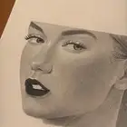 احتاج دعمكم رسامة رسم يدوي عرض محدود