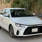 تويوتا يارس UX فل كامل موديل 2023 للبيع