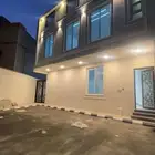 للبيع شقه في الضاحيه الحي العاشر المركز