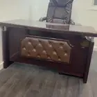 مكتب نظيف جدا