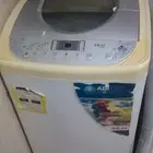 للبيع غسالة ملابس شبه جديدة ايكي