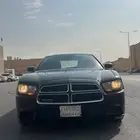 للبيع تشارجر 2013 سيارة قوية وعملية