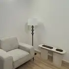 استديو عمل ارفف وطاولة وكرسي وابجورة
