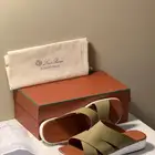 حذاء لورو بيانا