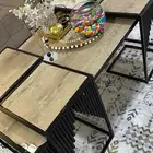 مجانا طاولة كبيرة مع 4 طاولات خدمة