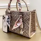 للبيع شنطه دكني ماركه اصليه